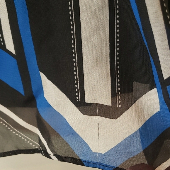 New York & Company Black and Blue Asymmetrical Graphic Blouse - Picture 3 of 8